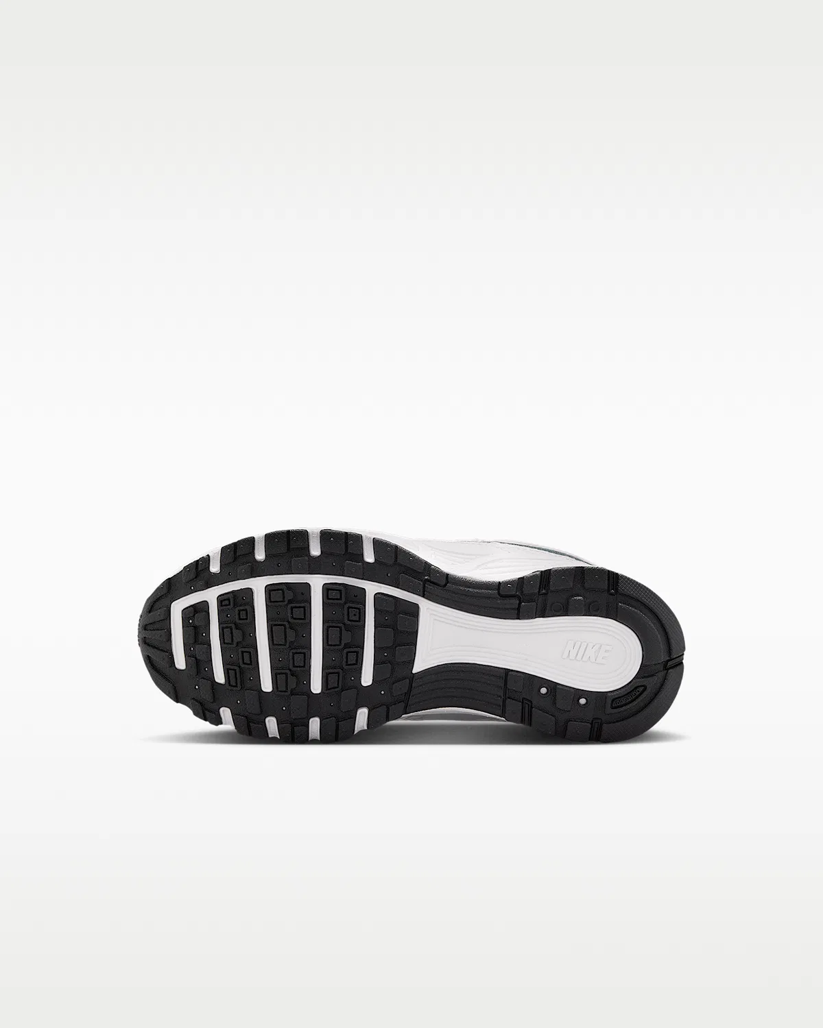 Детские кроссовки Nike P-6000, Platinum Tint/White/Metallic Silver/Platinum Tint — фото 2