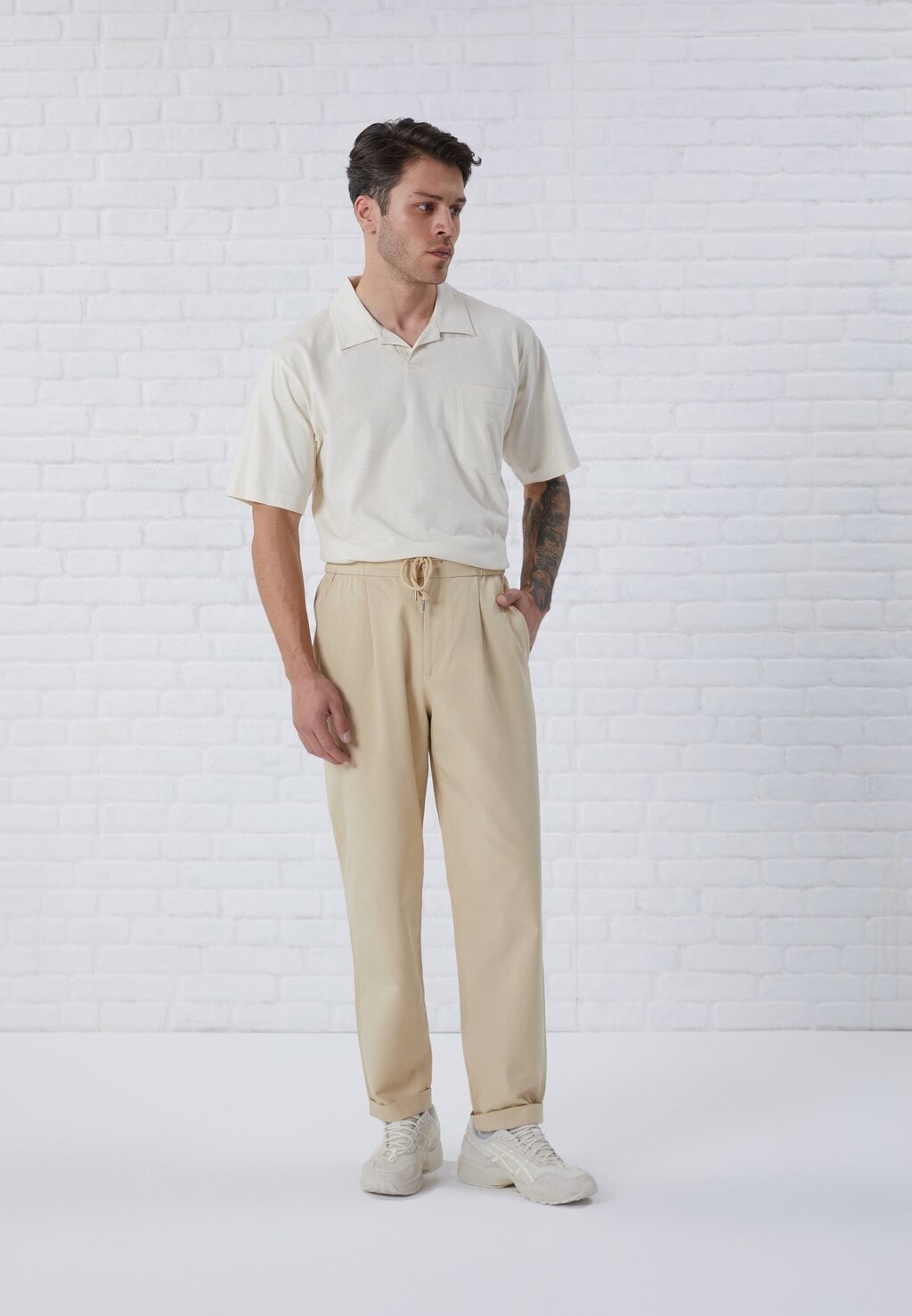 

Брюки Chino Jogger Pier One, бежевые