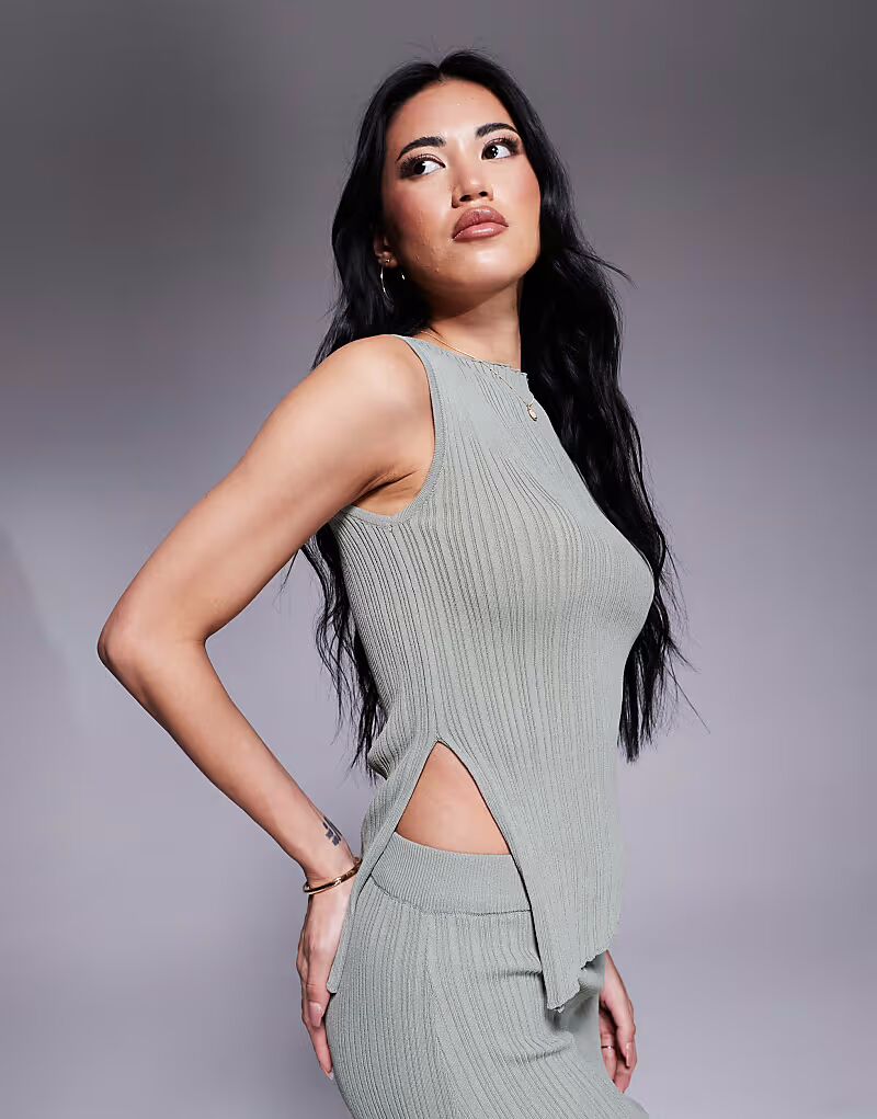 

Принцесса Полли, асимметричный топ без рукавов в рубчик и макси-юбка, полный комплект в цвете хаки Princess Polly