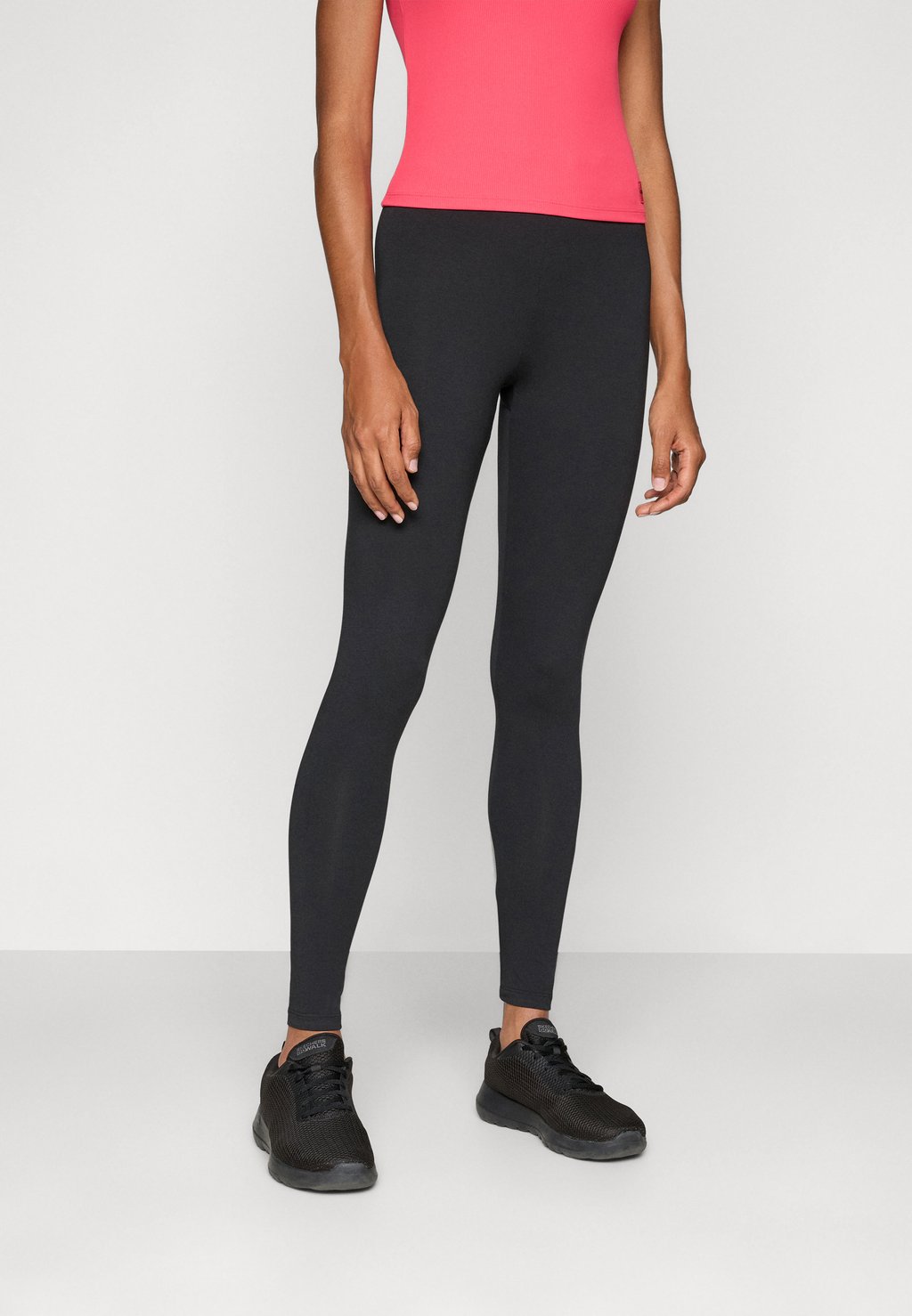 

Леггинсы NEW ALINE LEGGINGS Guess, черный