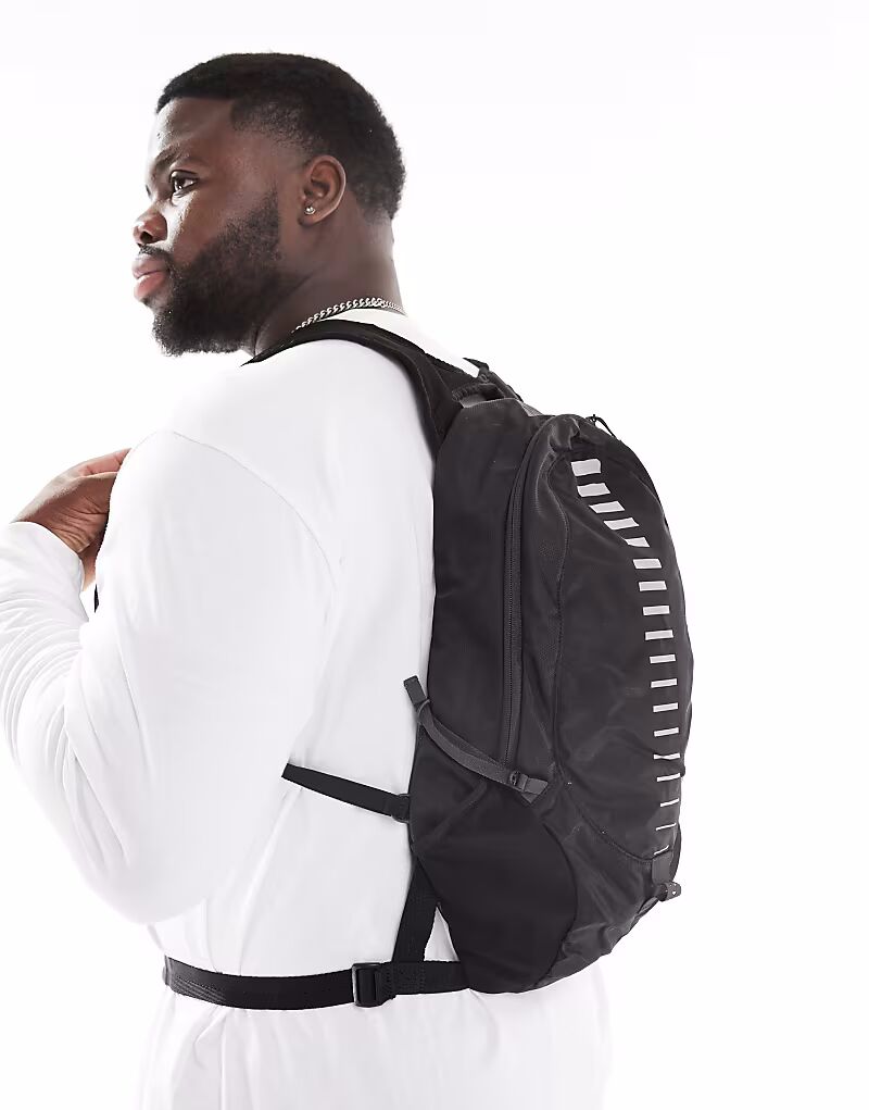 

Рюкзак Nike commuter 15 л черного и серебристого цвета