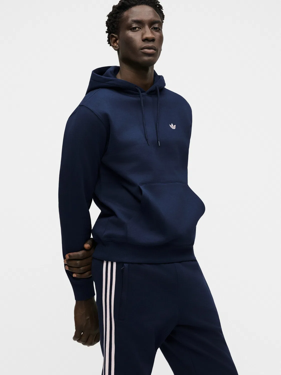 Толстовка Adidas Originals Trefoil Essentials темно-синего цвета — фото 3
