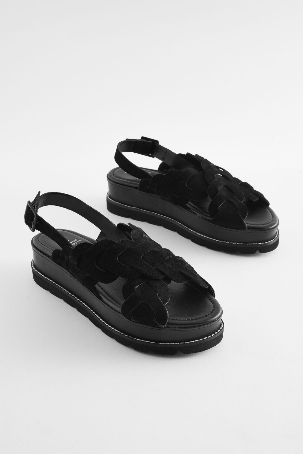 Кожаные сандалии Forever Comfort на плоской платформе с перекрещенными ремешками Next, черный — фото 3