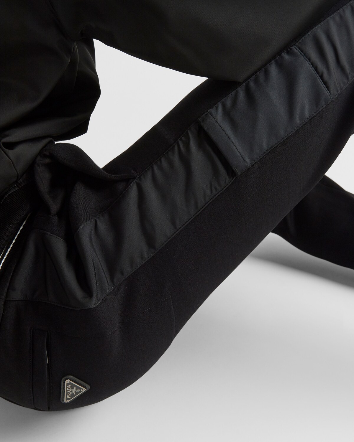Спортивные штаны с деталями из Re-Nylon Prada, черный — фото 4