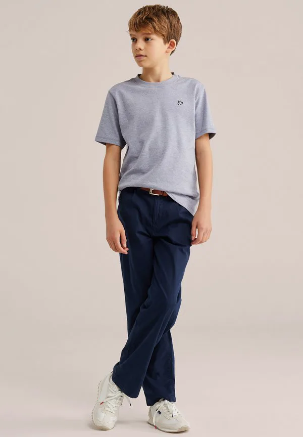 Простая футболка We Fashion, Light Grey