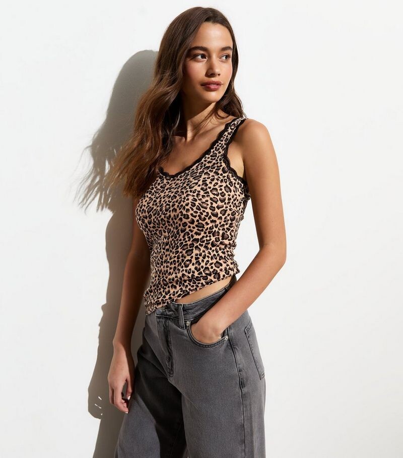 

Коричневый топ с кружевной отделкой с леопардовым принтом New Look, коричневый