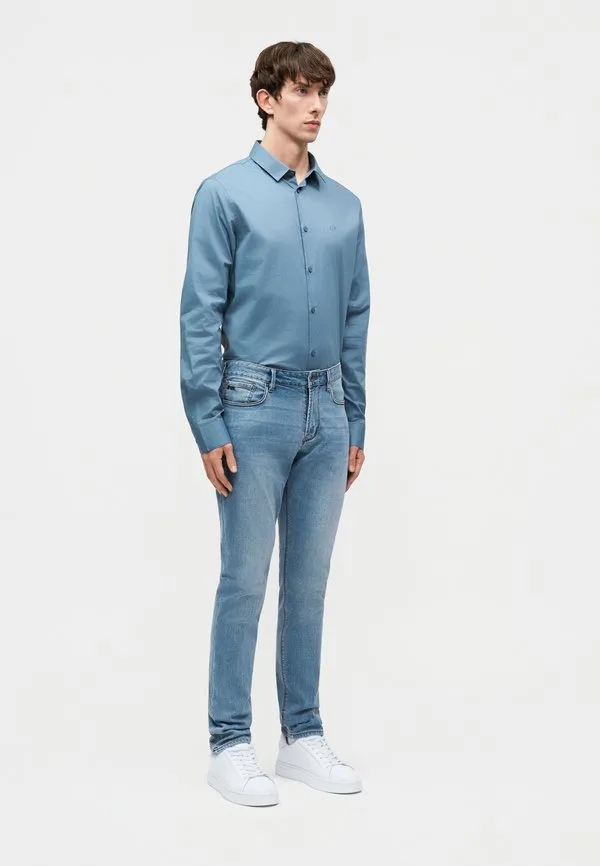Брюки с карманами, узкие джинсы Emporio Armani, Light Blue Denim — фото 4