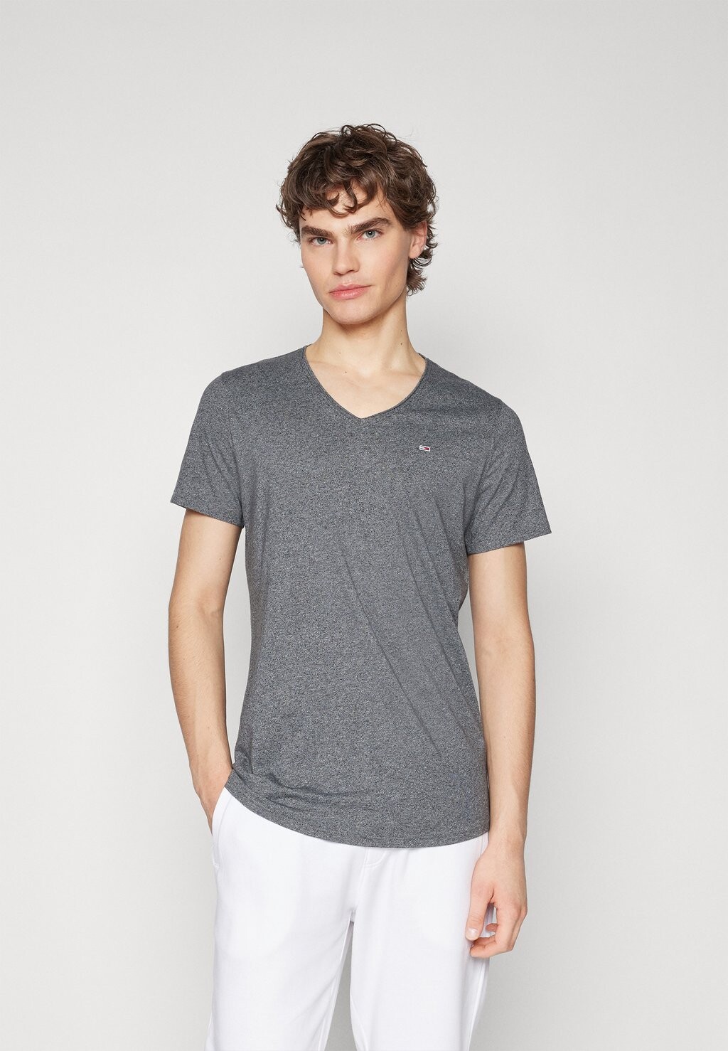 

Базовая футболка Tommy Hilfiger, антрацит Slim Jasper V Neck