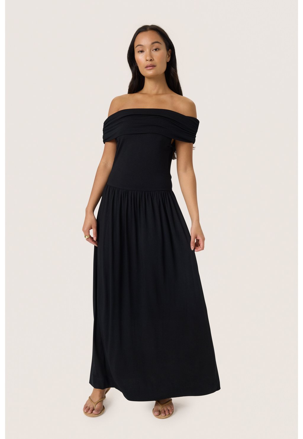 

Платье макси HANADI OFF SHOULDER Soaked in Luxury, черный