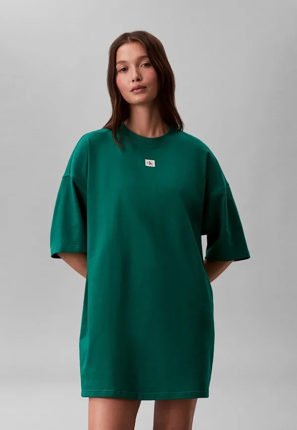 

Футболка с этикеткой, трикотажное платье Calvin Klein Jeans, Enchanted Forest, Зеленый, Футболка с этикеткой, трикотажное платье Calvin Klein Jeans, Enchanted Forest