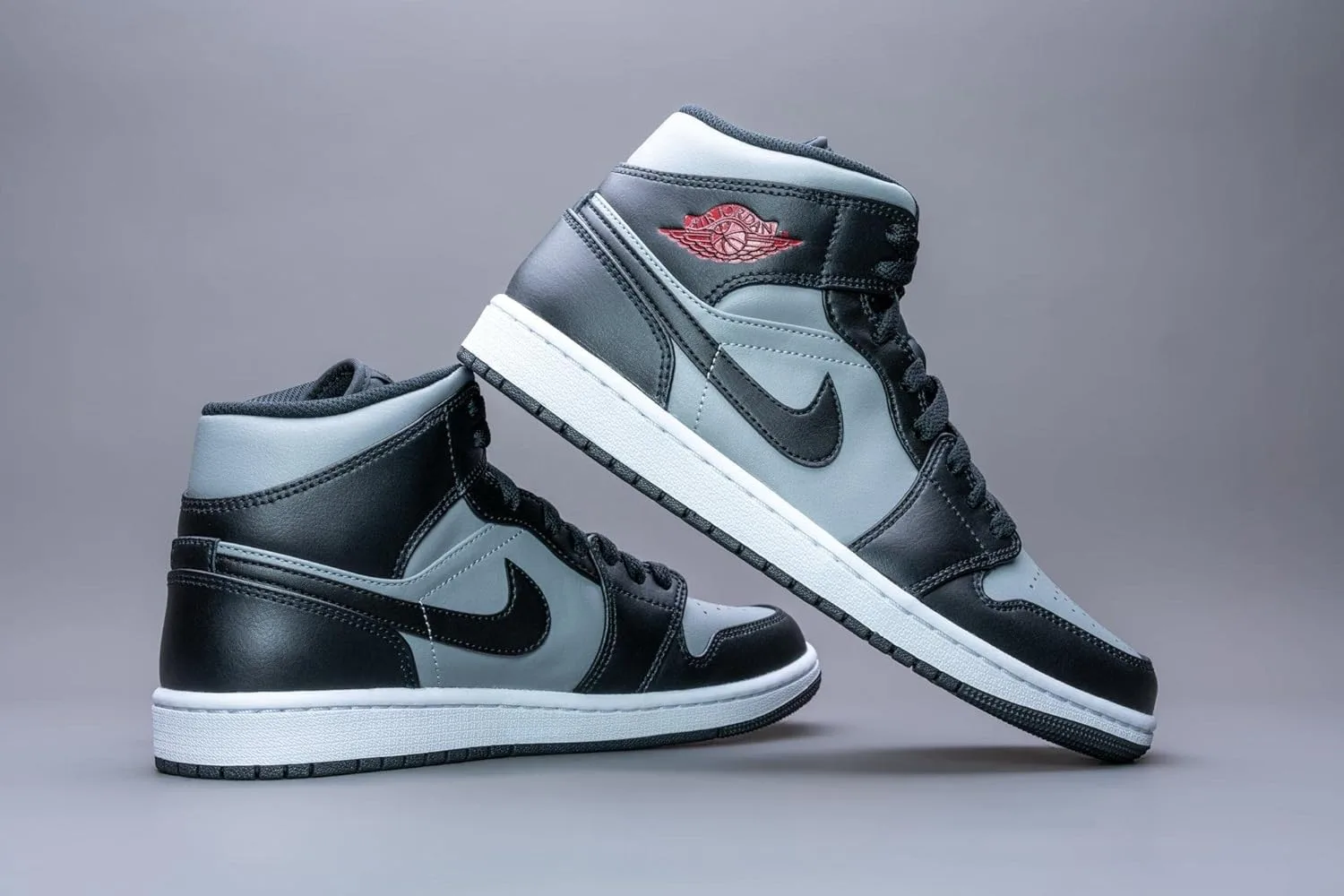 Мужские кроссовки Jordan Air 1 Mid Hi-Top Nike, черный/красный/серый — фото 4