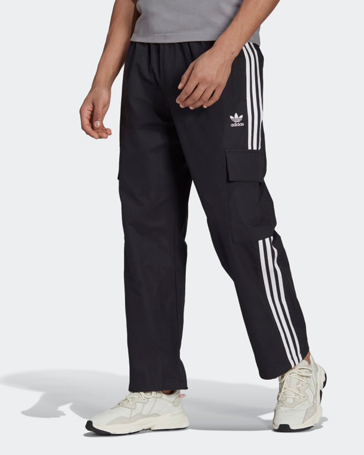 Брюки мужские Adidas с накладными карманами, черный — фото 2