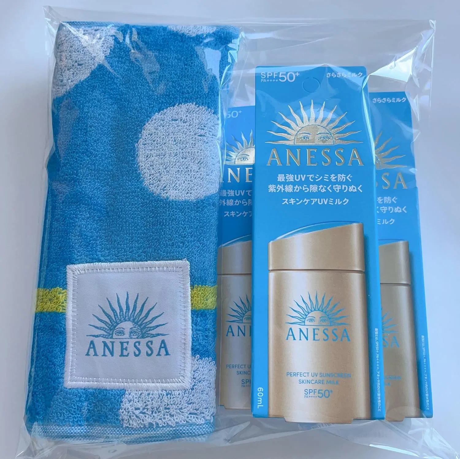 Солнцезащитное молочко ANESSA Perfect UV Skin Care Milk NA 60 мл + полотенце — фото 2