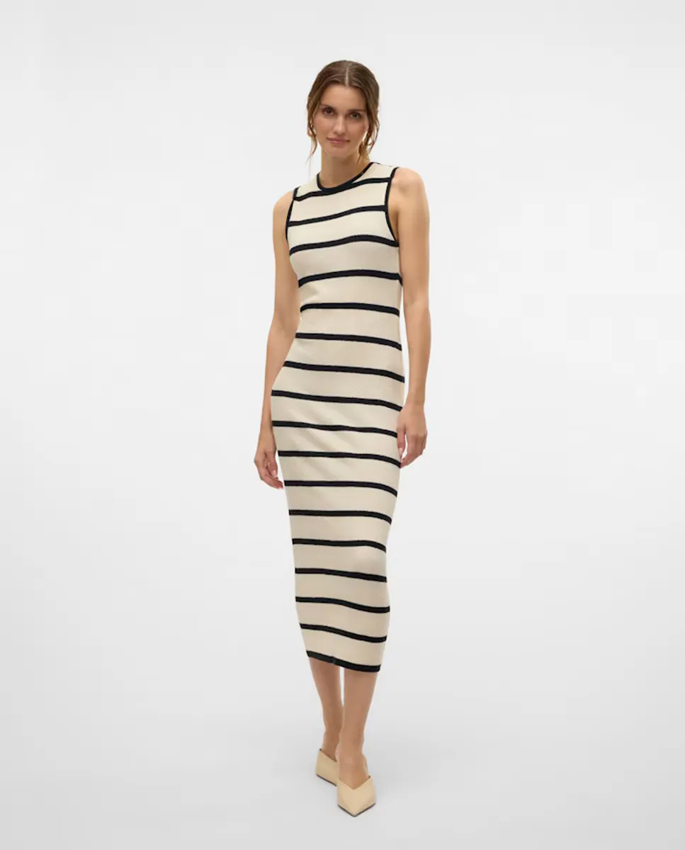 

Приталенное длинное платье Vero Moda, белый
