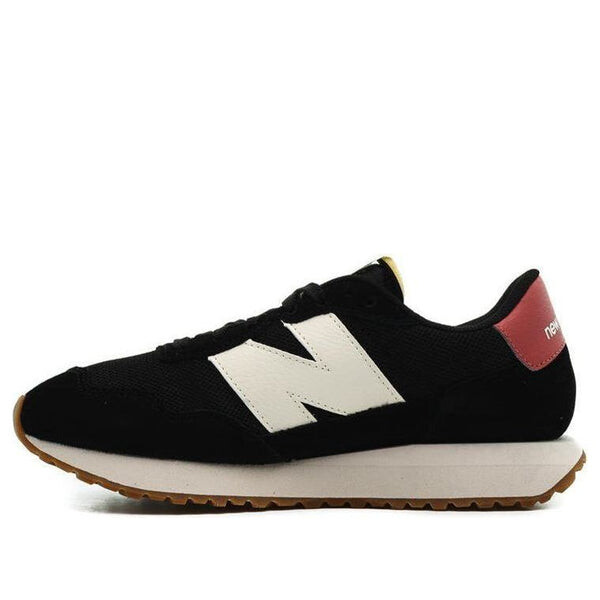 

Кроссовки 237 New Balance, черный