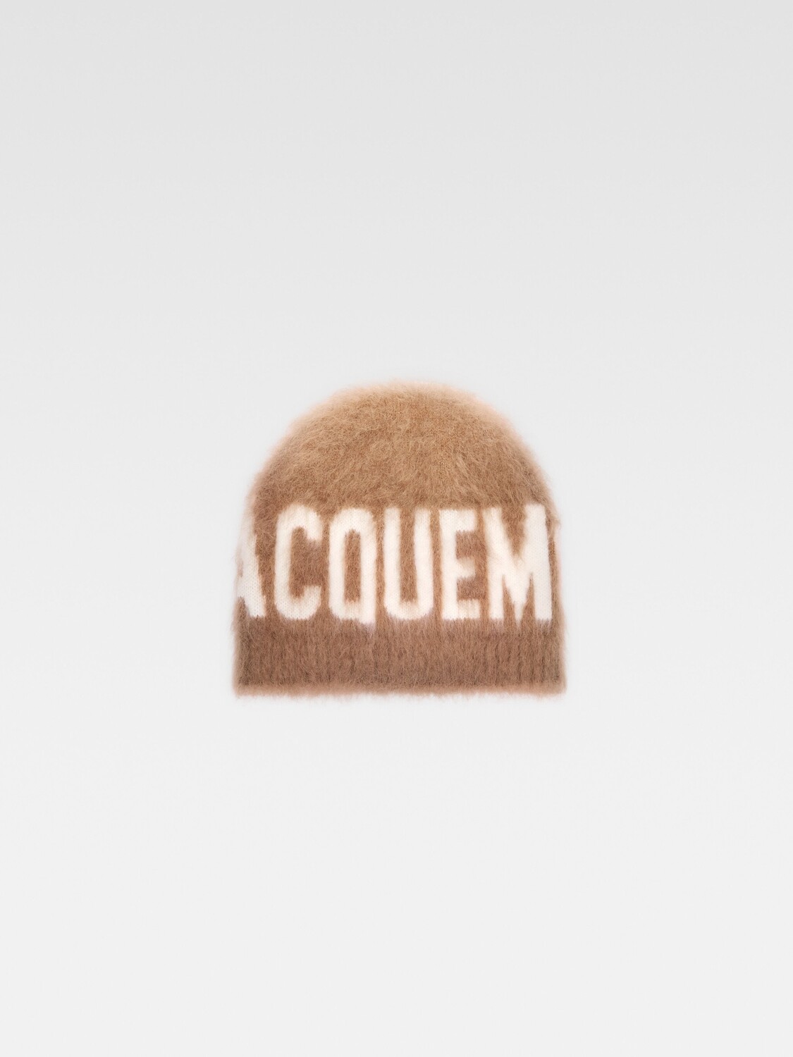 

Шапочка с логотипом JACQUEMUS The Logo beanie, кэмел