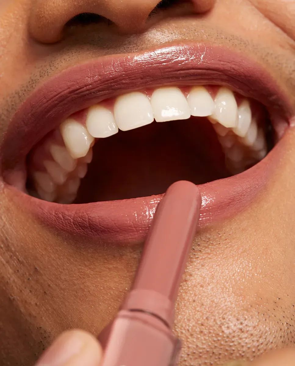 Увлажняющая помада цвета с сияющим финишем The Color Lip Glow 3Ina, 503 — фото 3