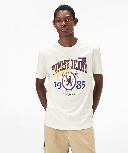 

Футболка с оригинальным дизайном TOMMY JEANS, белая