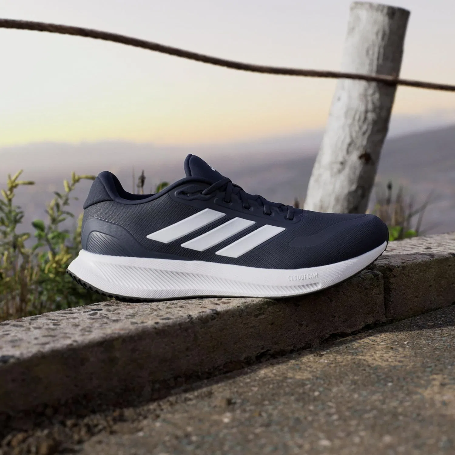 Мужские беговые кроссовки Adidas Runfalcon 5, Legink Ftwwht Cblack — фото 2