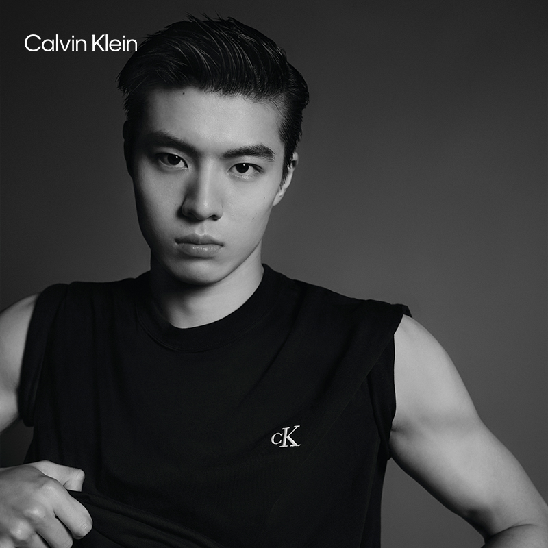 

Футболка Calvin Klein Jeans с надписью, желтый