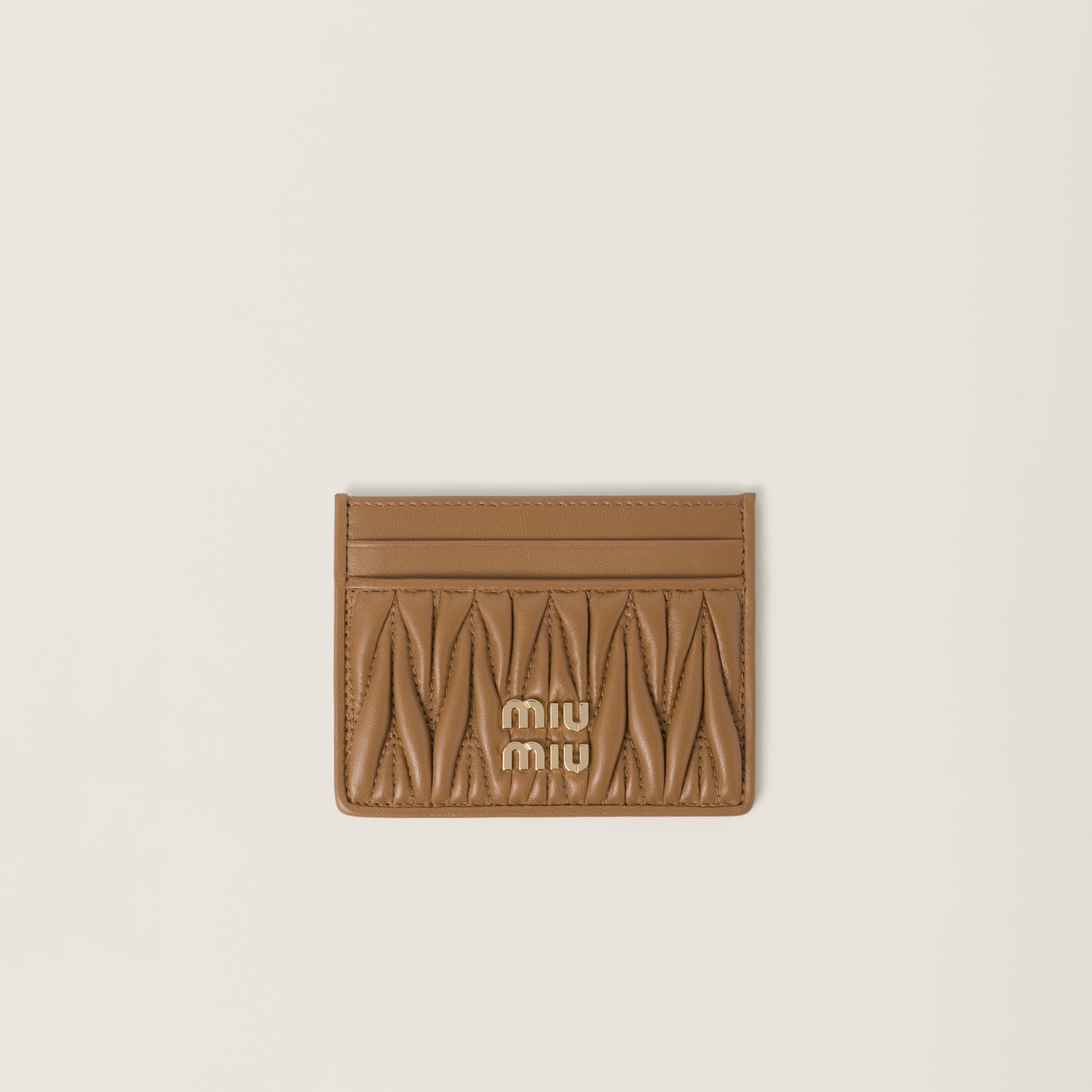 

Футляр для карт из наппа с мателассé MIU MIU, коричневый