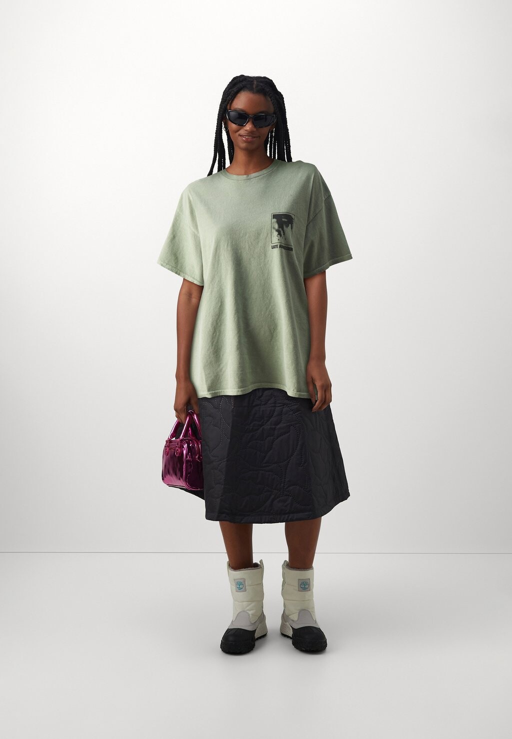 

Футболка с принтом Late Admission Dad BDG Urban Outfitters, шалфей