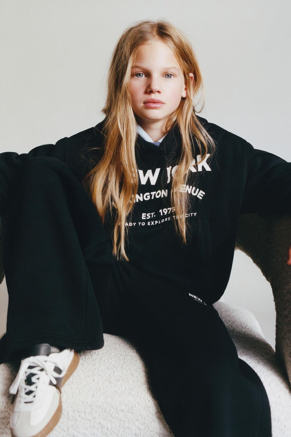 

Толстовка с капюшоном и принтом слоган ZARA, черный
