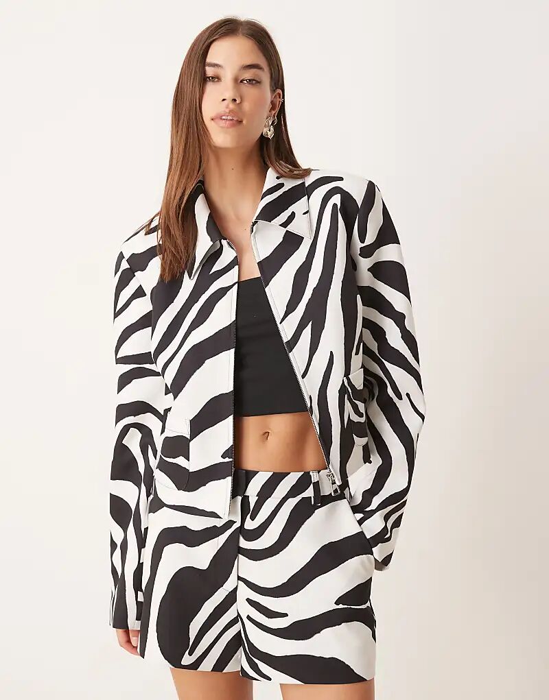 

Укороченный пиджак ASOS DESIGN с застежкой-молнией спереди, цвет зебра