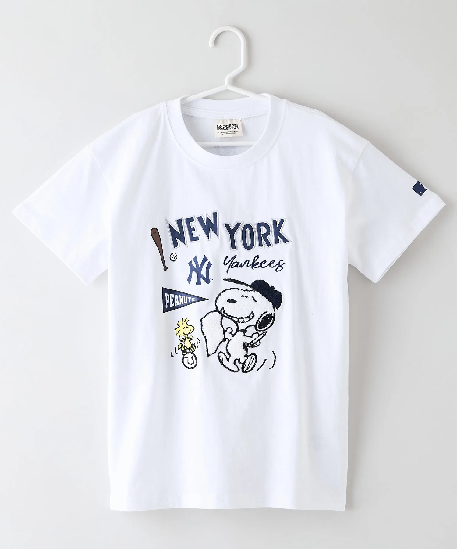 Детская футболка MLB x PEANUTS с оригинальным дизайном — фото 2