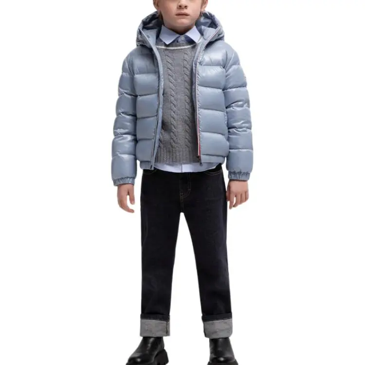 Moncler Пуховик New Aubert с капюшоном, светло-голубой, для детей 3-7 лет — фото 4
