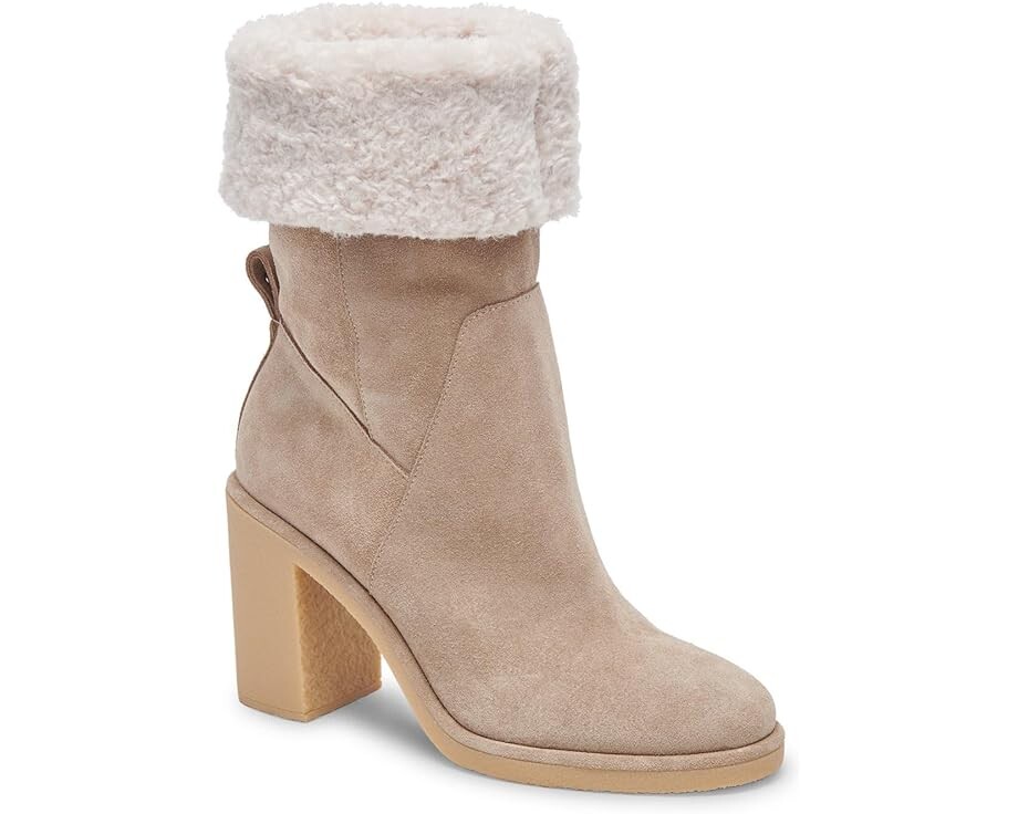 

Ботинки Dolce Vita Caddie Plush, цвет Almond Suede