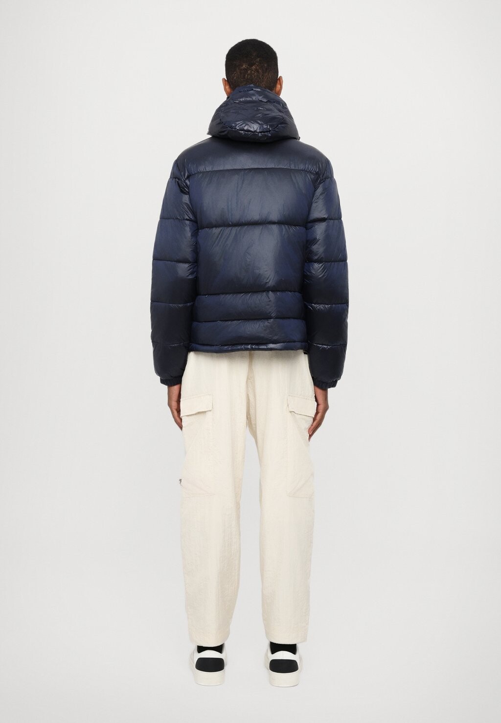 

Зимняя куртка GIUBBOTTO EA7 Emporio Armani, темно-синий