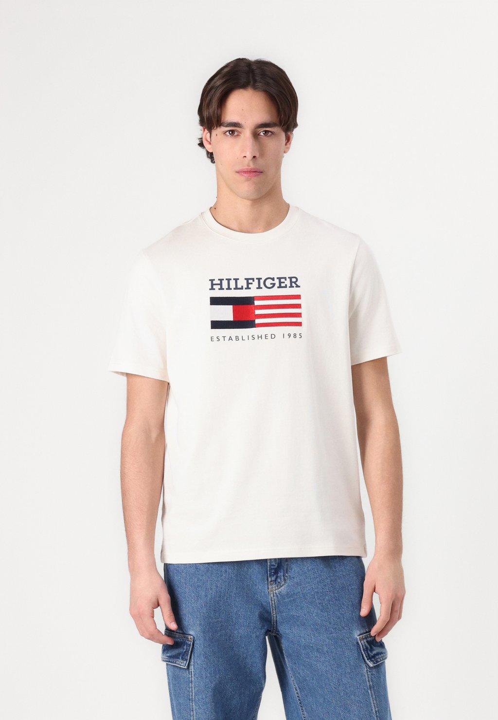 

Футболка с принтом AMERICANA MONOTYPE FLAG BOX TEE UNISEX Tommy Hilfiger, кремовый