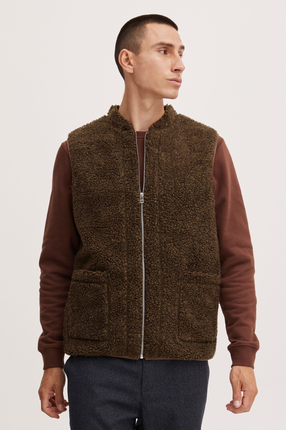 

Утепленный жилет CASUAL FRIDAY Fell Jonson 0039 teddy vest 20504460, коричневый