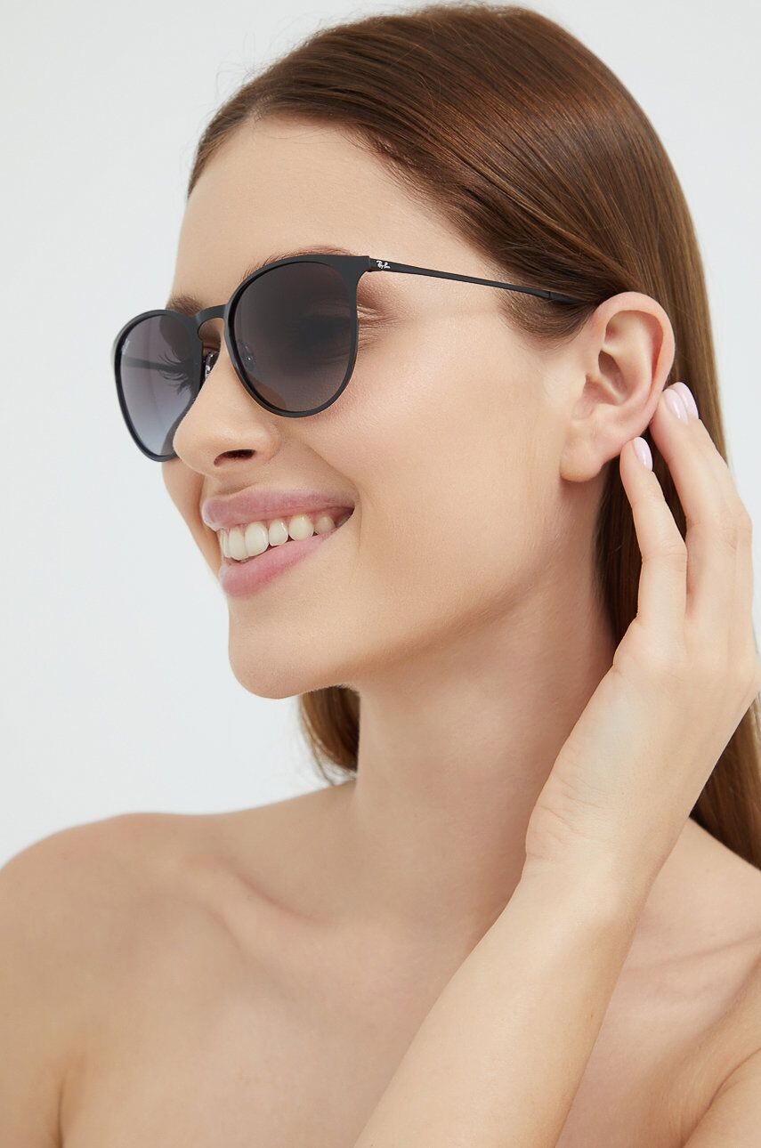 

Солнцезащитные очки Ray-Ban, черный