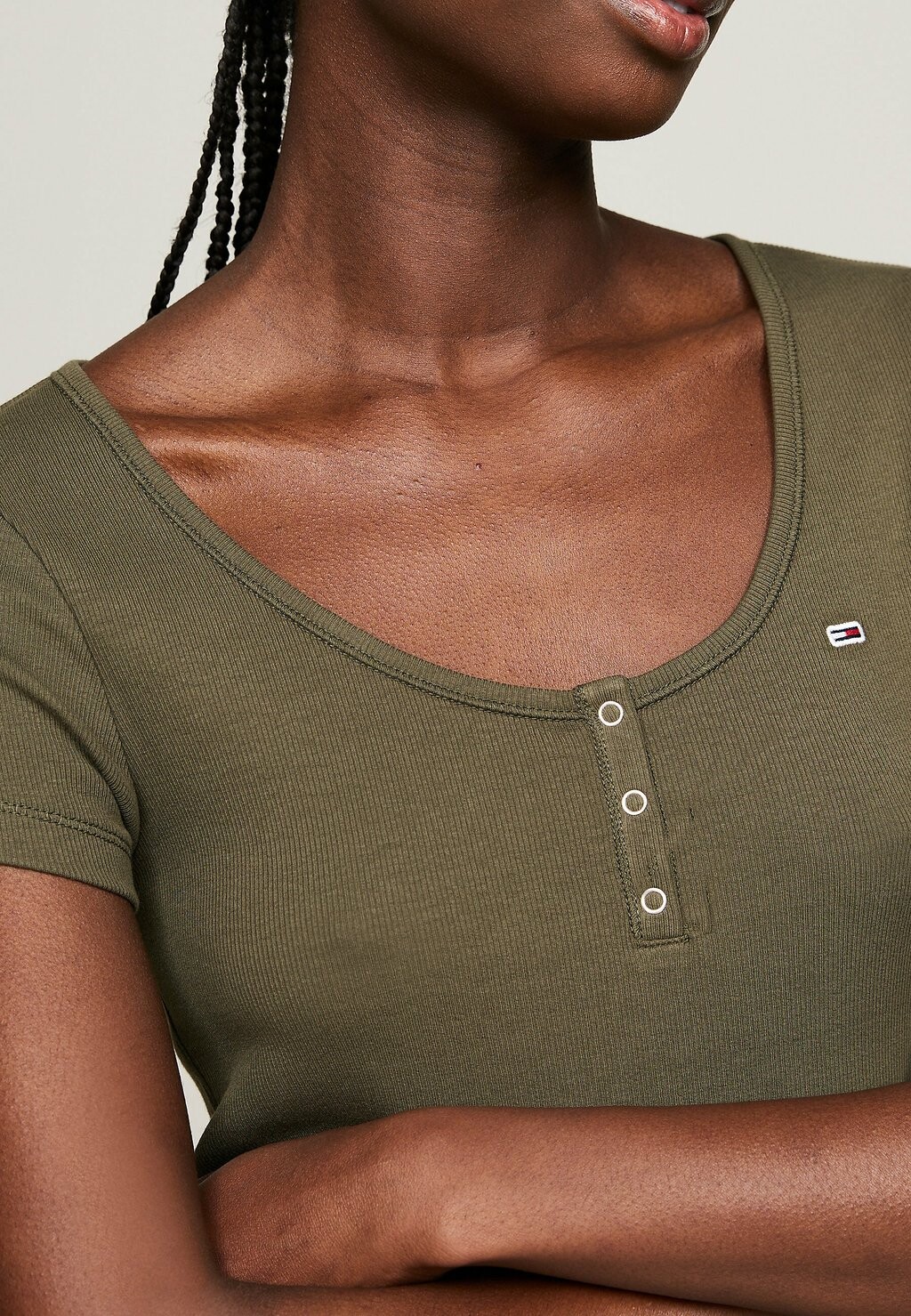 

Базовая футболка Henley Slim Fit Tommy Hilfiger, усталостный зеленый