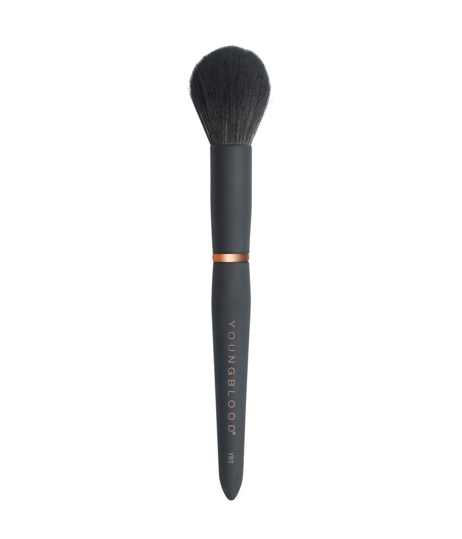 

Кисть для хайлайтера YoungBlood Luxe YB5 Cheek, 1 шт.