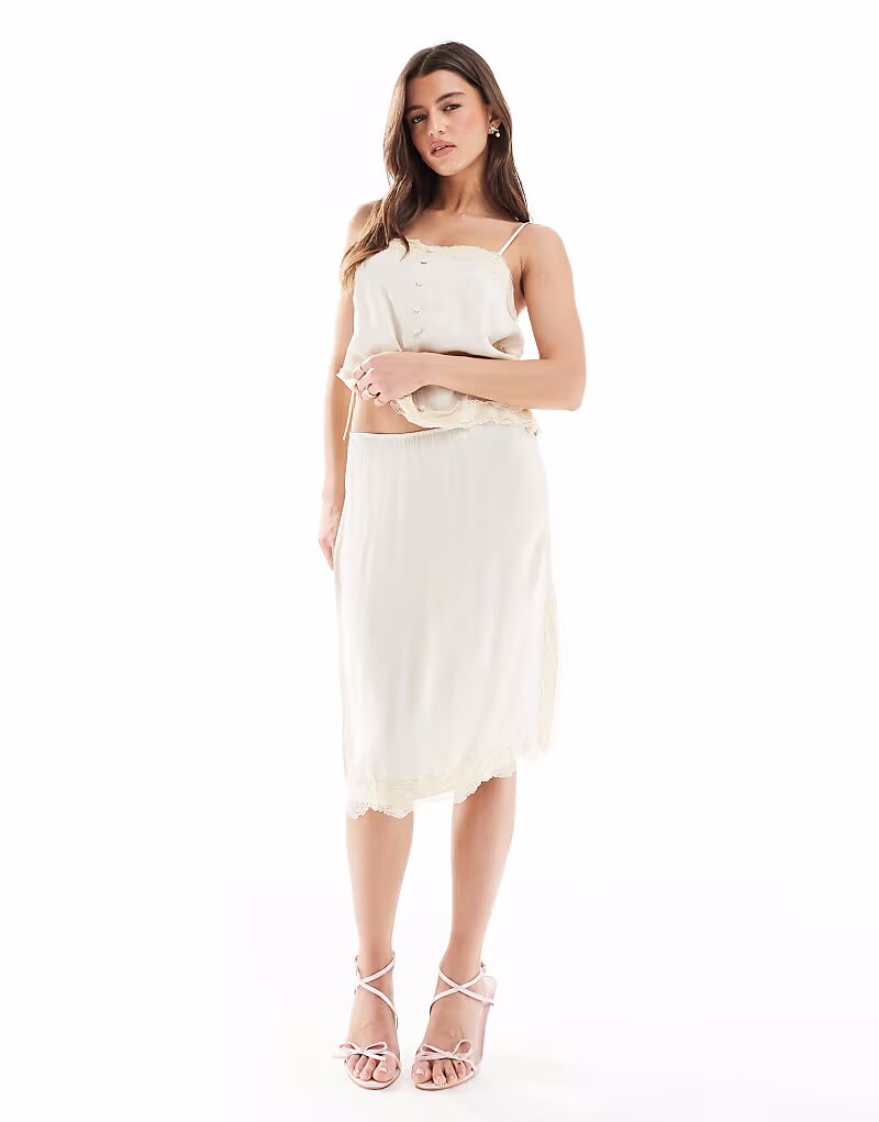 

Юбка с кружевной отделкой, цвет ваниль Pull&Bear, сливочный