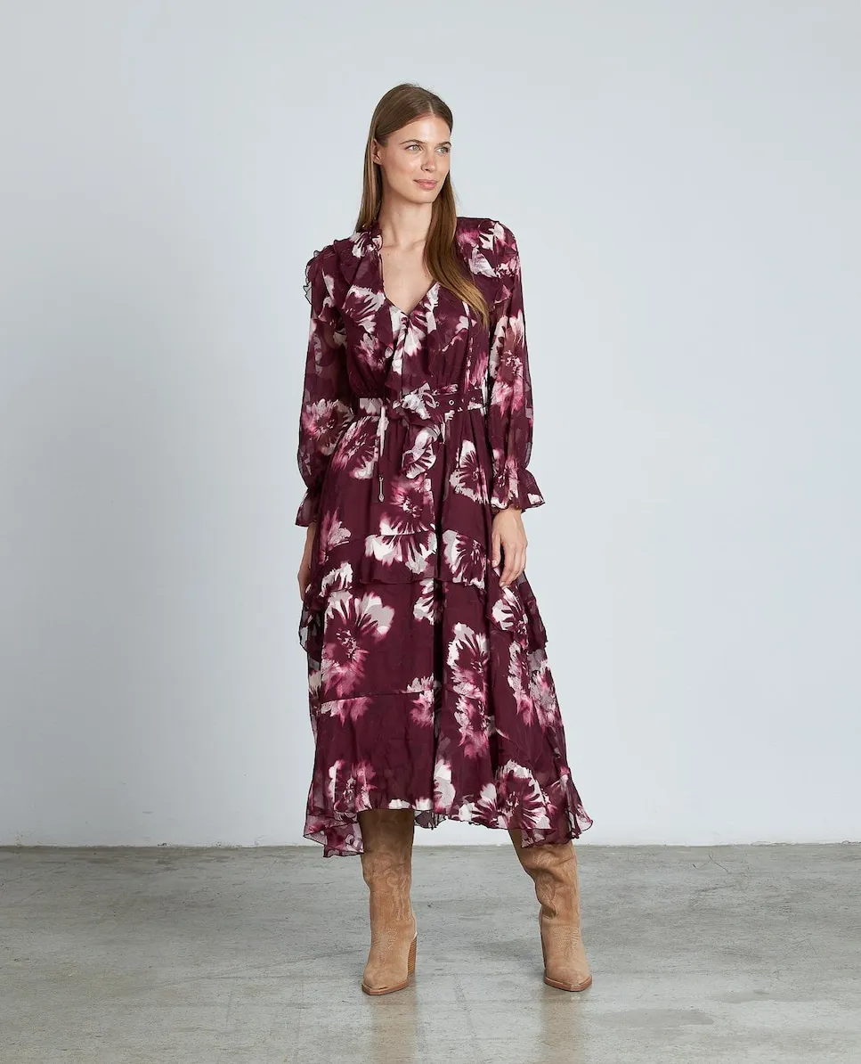 

Длинное платье с узором, оборками и регулируемым поясом Alma en Pena, бордовый