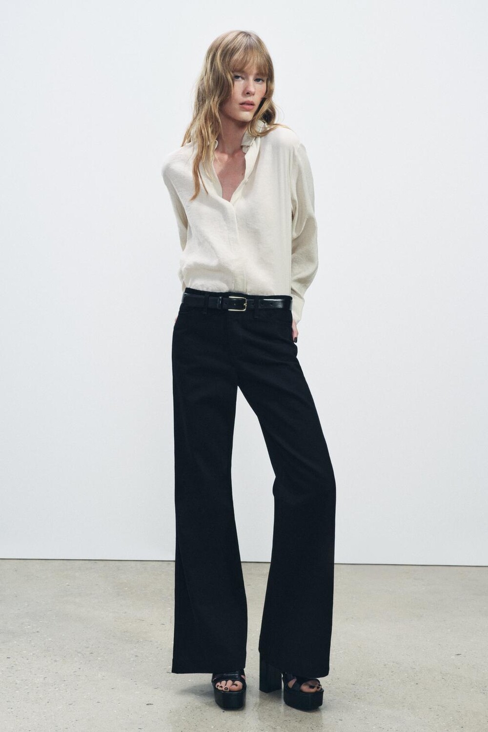 

Струящаяся рубашка с пуговицами ZARA, экрю