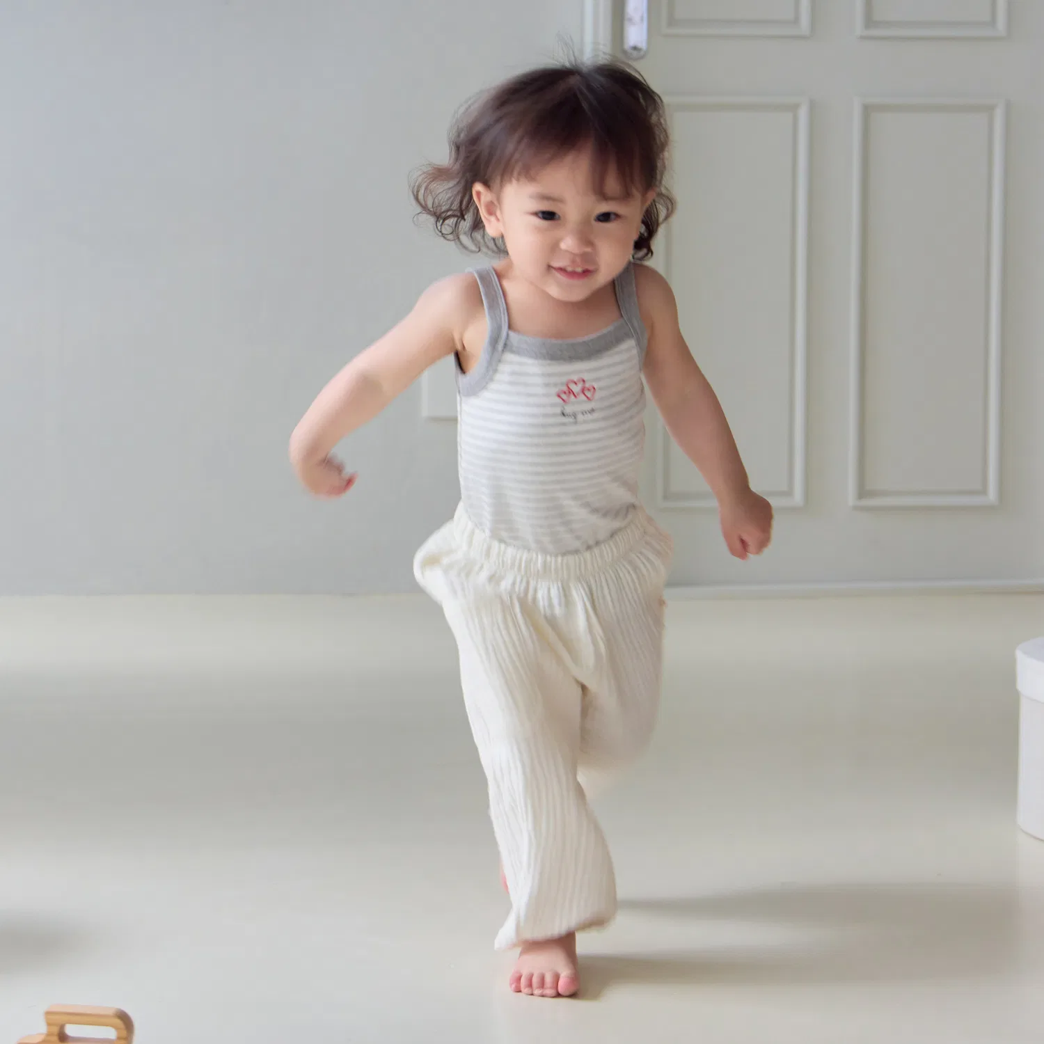Детские штаны Monoleim Pocket Gogo цвета айвори — фото 4