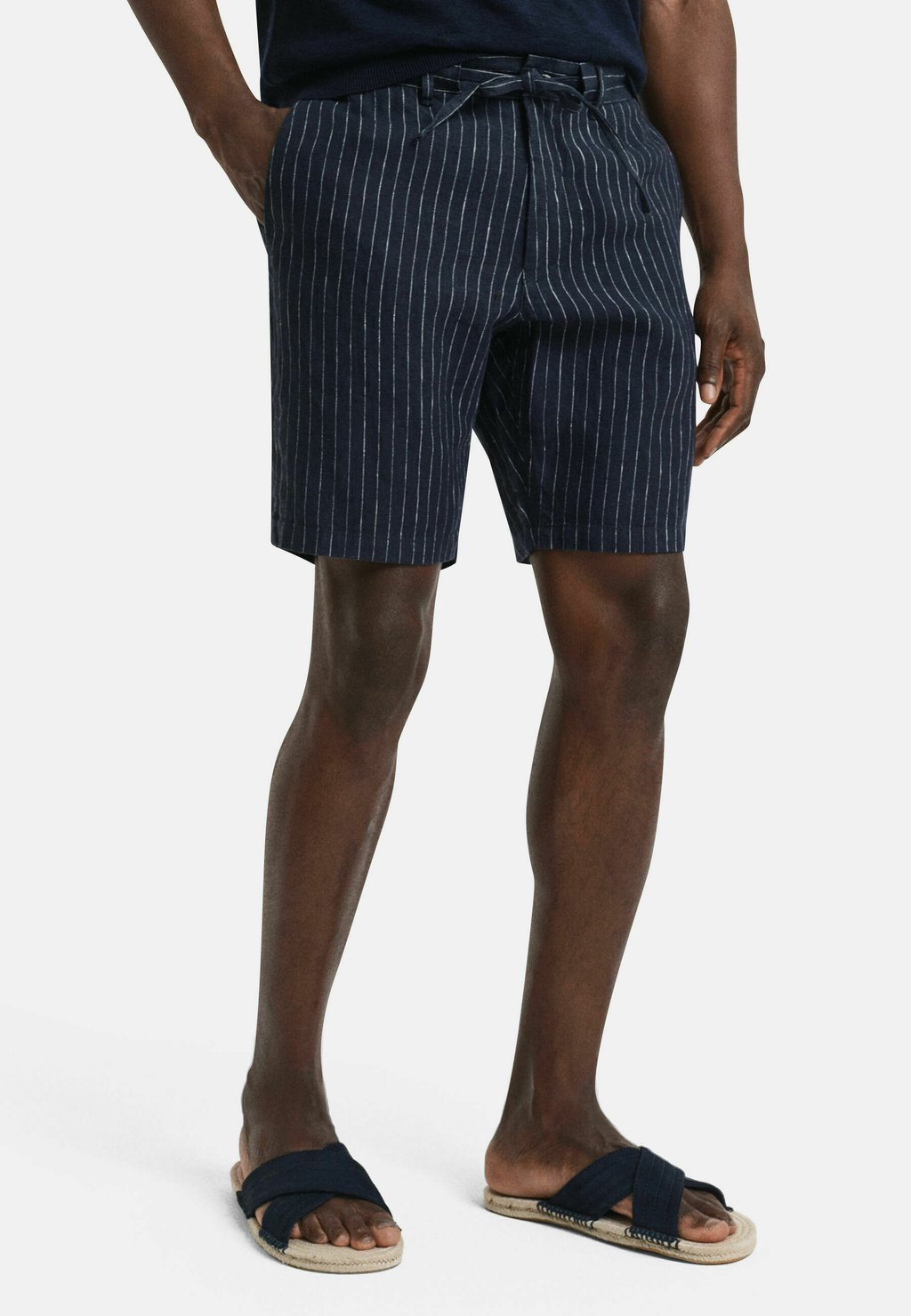 

Шорты REGULAR FIT PINSTRIPED GANT, темно-синий