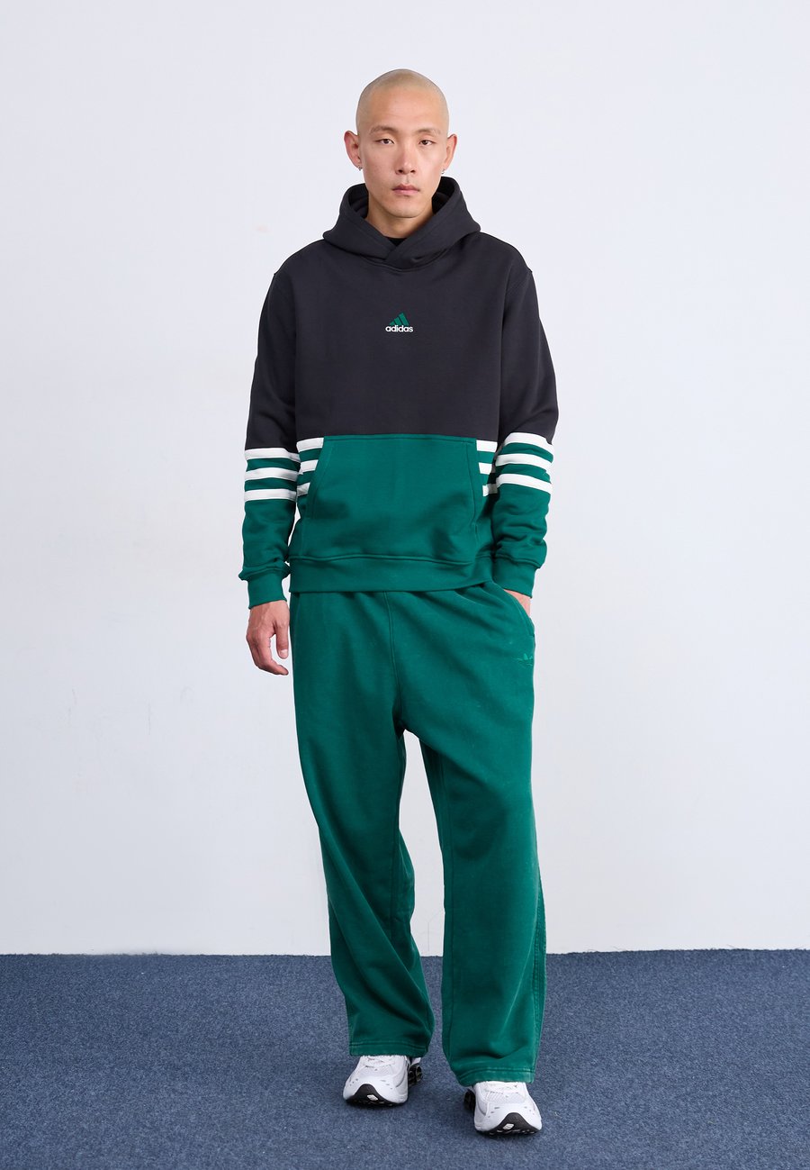 Толстовка Adidas Originals ARCHIVE HOODIE, Black/Collegiate Green/Black — фото 2