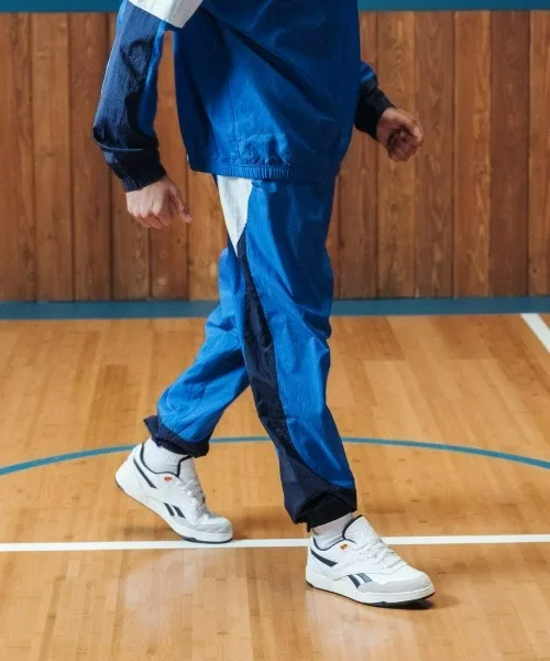 Мужские кожаные кроссовки Reebok BB 4000 II бежевые — фото 2