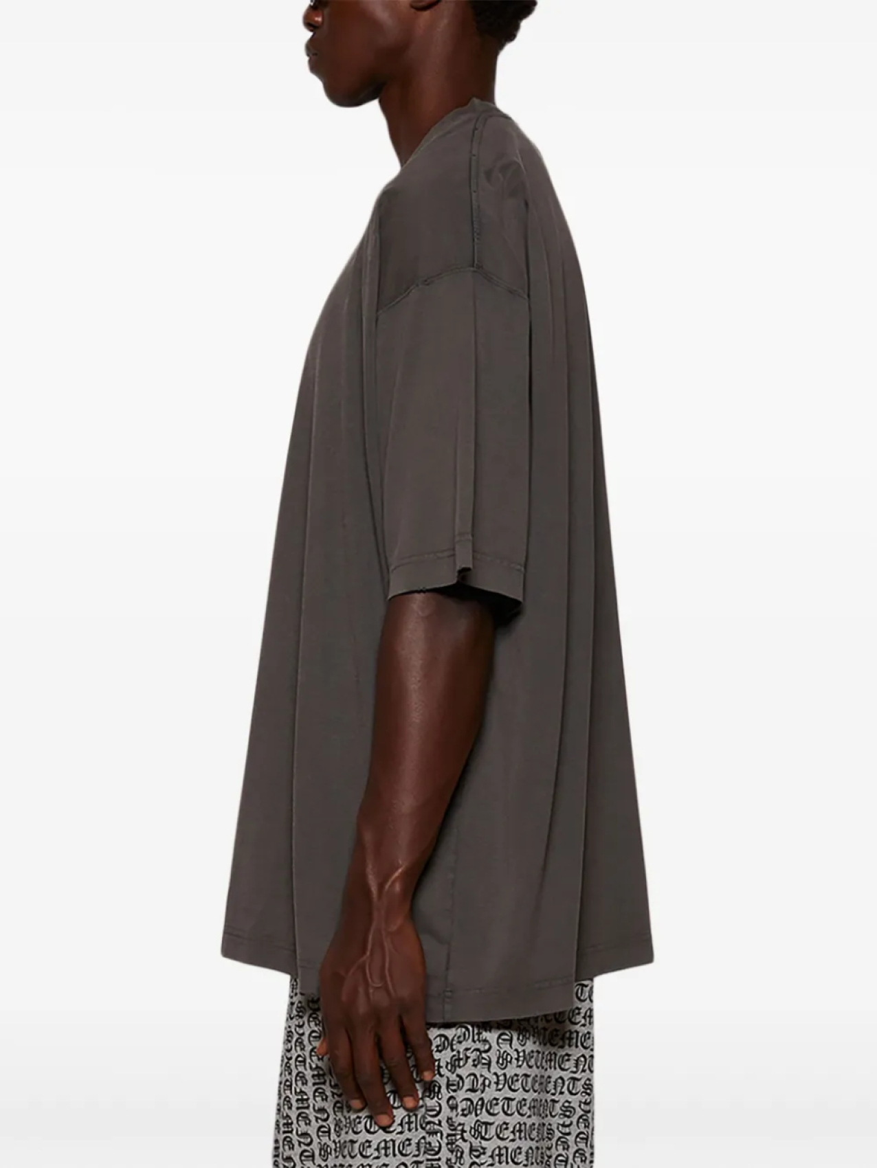 VETEMENTS футболка с надписью, серый — фото 3