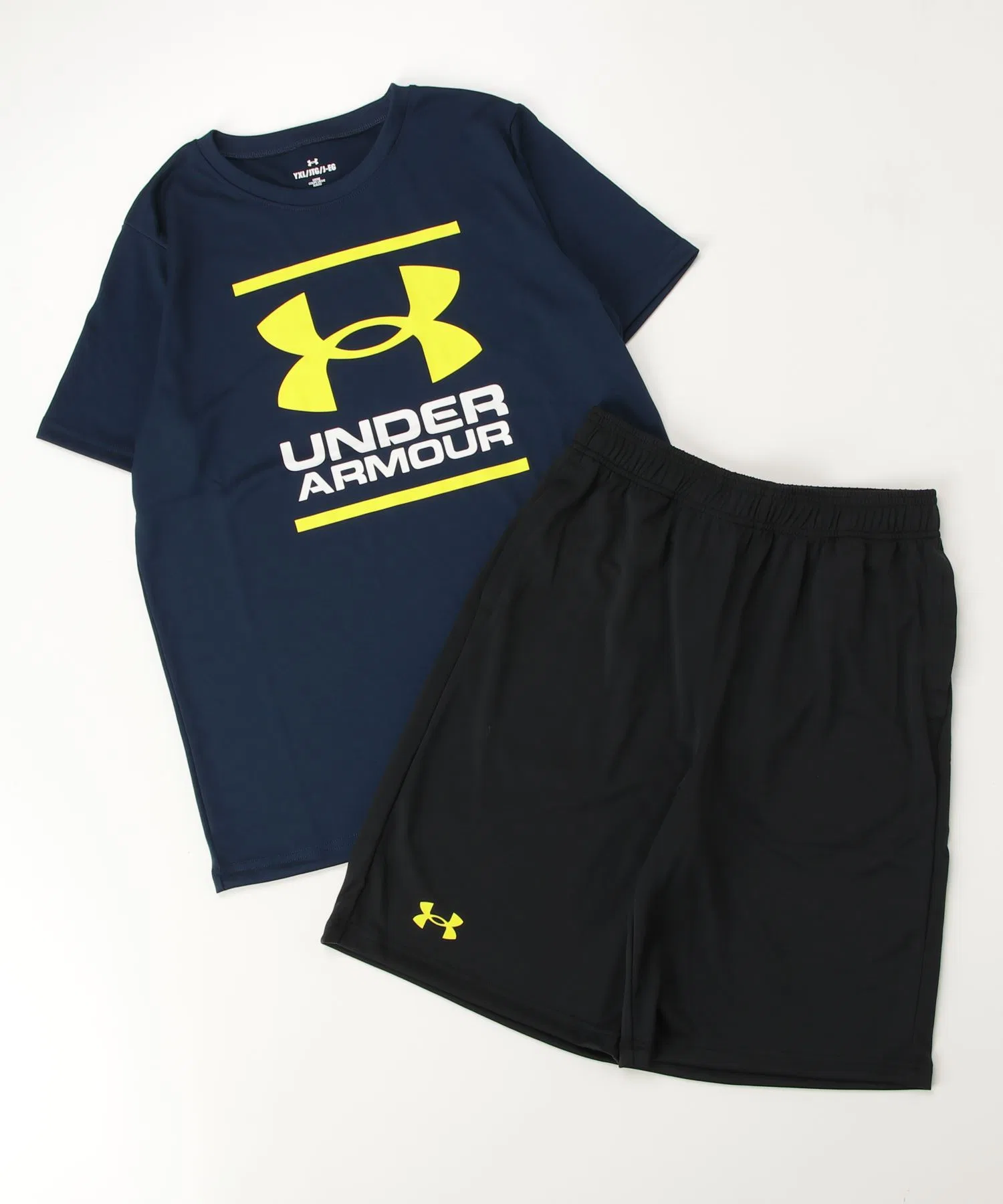 Детский комплект UNDER ARMOUR UA Tech Short Sleeve T-Shirt and Shorts Set — фото 2