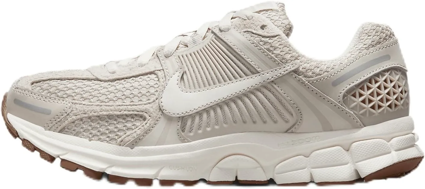 

Женские кроссовки Nike W Zoom Vomero 5 M, коричневый/металлик серебристый