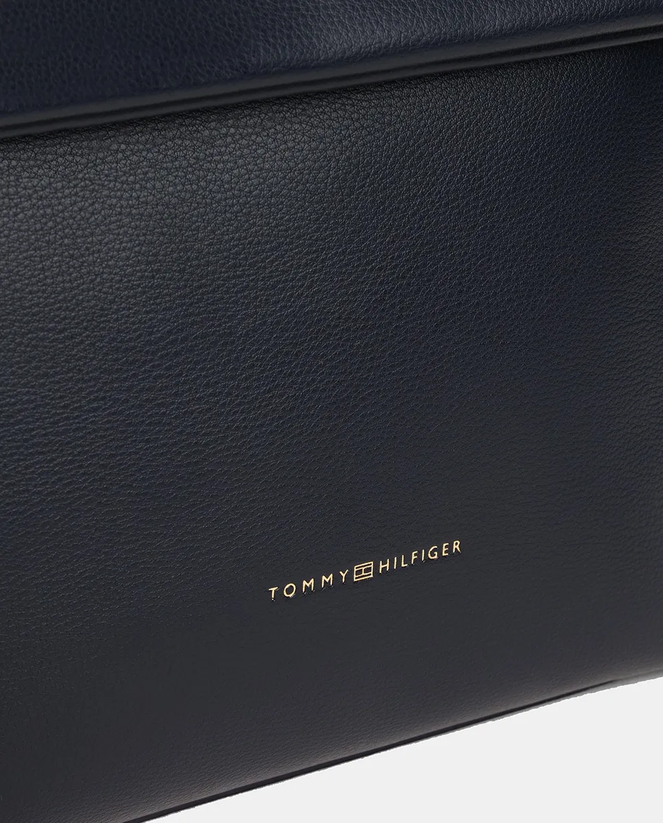 

Темно-синяя фирменная сумка через плечо среднего размера с логотипом Tommy Hilfiger