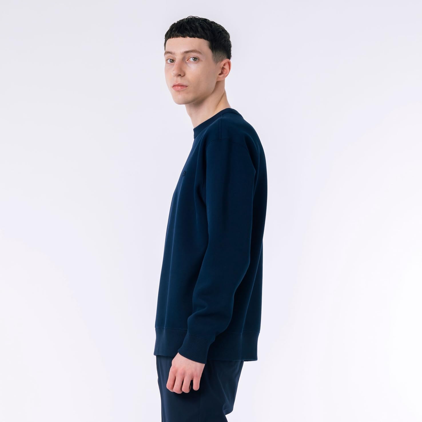 Мужская толстовка Lacoste из однотонного трикотажа пике с круглым вырезом, официальная модель, темно-синий — фото 3