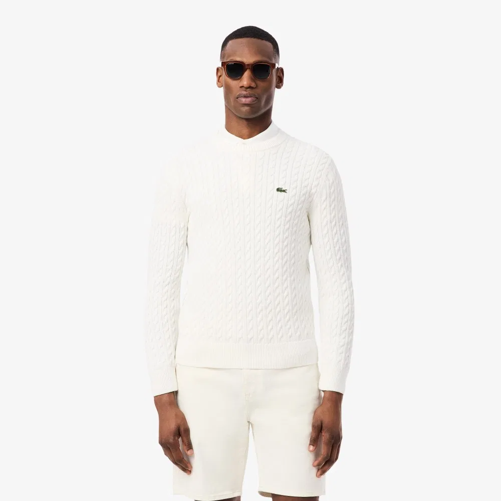 Мужской джемпер с круглым вырезом и узором косы белого цвета от Lacoste